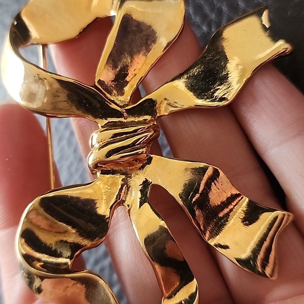 VTG Dauplaise Gold Bow Brooch